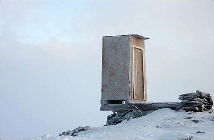 il wc pubblico più alto al mondo si trova in Siberia